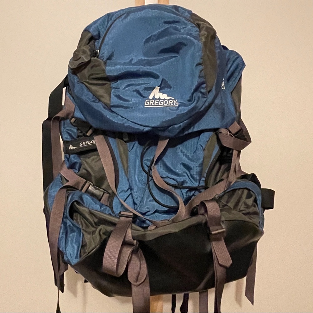 Gregory Deva 60 WXS Hiking Backpack Blue and Black